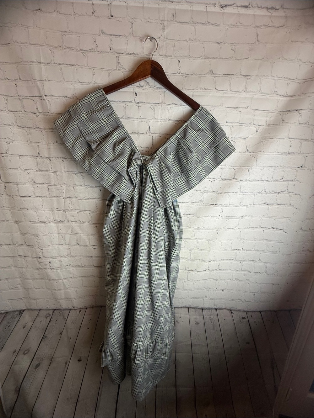 Mecla One-Shoulder Plaid Midi Dress in Green and Gray Medium - Picture 2 of 13